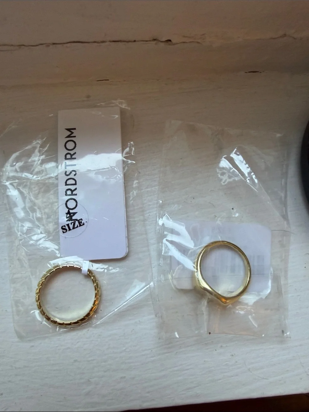 NWT Nordstrom Gold Two-Piece Ring Set - Twisted Band and V-Profile